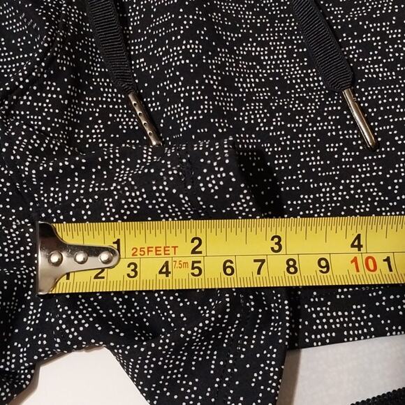 Lululemon On The Fly Short 2.5" - Picture 7 of 8